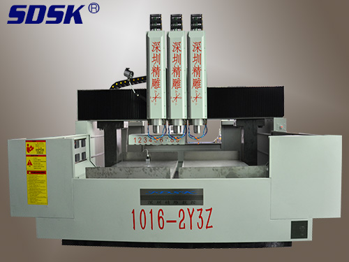 精雕機(jī)從哪些方面體現(xiàn)其精密性和穩(wěn)定性？